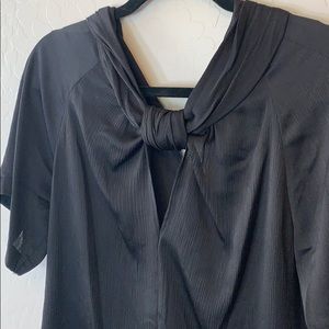 🖤Rachel Roy Black Blouse w/knot detail🖤